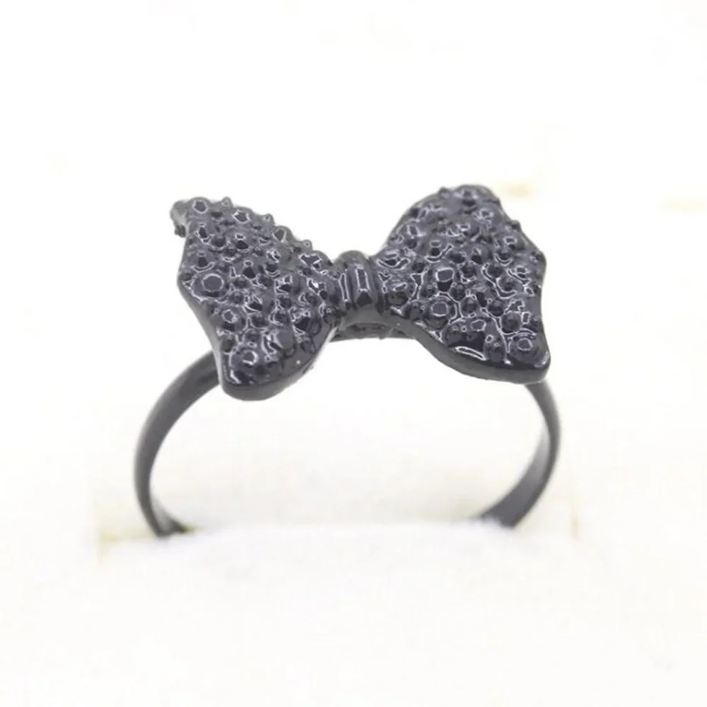 NWOT Black crystal rhinestone bow ring - Picture 3 of 8